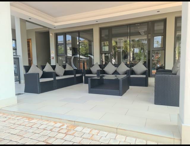 2 BEDROOM APARTMENT FOR SALE IN UMHLANGA RIDGE